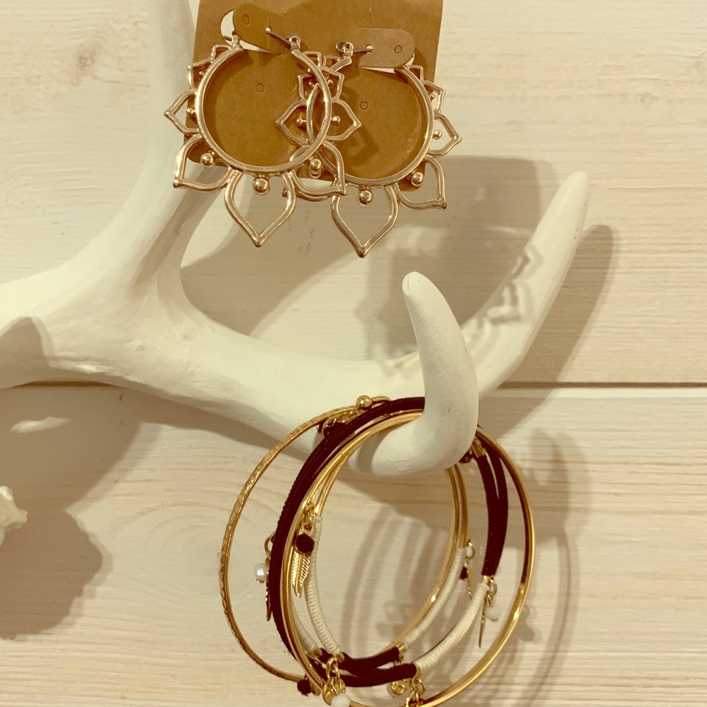 Bracelets & Earring Set